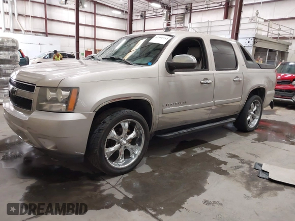 2007 Chevrolet Avalanche LTZ z VIN 3GNEC12037G144865, wystawiony jako IAAI lot #42592982 z przebiegiem 160 962 mil mil oraz . Historia ofert i sprzedaży dostępna na DreamBid. Obrazek 17.