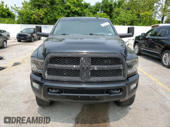 2017 Ram 2500 SLT z VIN 3C6UR5DL9HG667902, wystawiony jako Copart lot #57996355 z przebiegiem 383 028 mil mil oraz Czysty tytuł • Clean title. Historia ofert i sprzedaży dostępna na DreamBid. Obrazek 5.