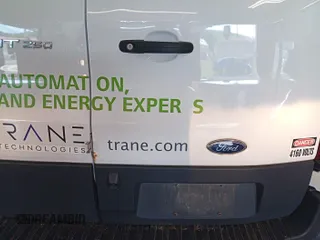 2020 Ford Transit z VIN 1FTBR1YG6LKA35821, wystawiony jako IAAI lot #42727394 z przebiegiem 86 896 mil mil oraz . Historia ofert i sprzedaży dostępna na DreamBid. Obrazek 10.