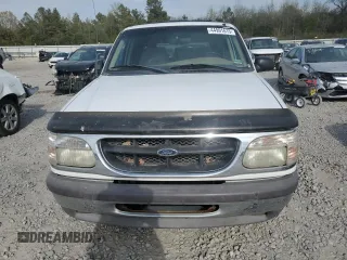 1998 Ford Explorer XL z VIN 1FMZU32EXWUA38970, wystawiony jako Copart lot #44991615 z przebiegiem 298 655 mil mil oraz Szkoda całkowita • Salvage title. Historia ofert i sprzedaży dostępna na DreamBid. Obrazek 5.