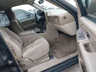 2006 Chevrolet Tahoe Z71 with VIN 1GNEC13T06R114925, listed as a IAAI auction lot 42159969 with 172,378 mi miles and . Bid and sale history available at DreamBid. Image 5.