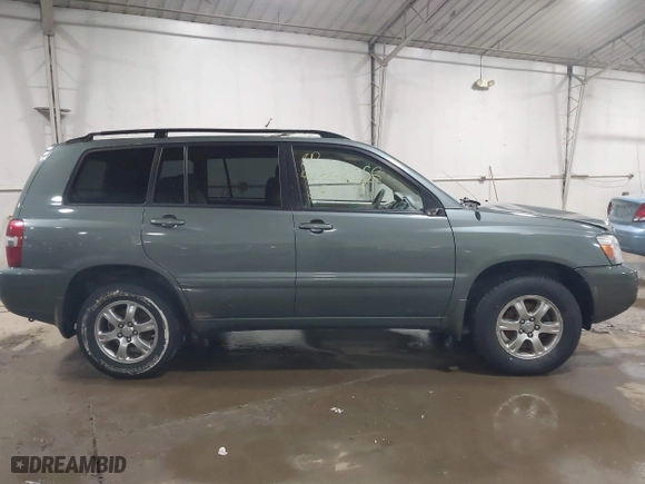 2006 Toyota Highlander w/3rd Row with VIN JTEEP21A460153635, listed as a IAAI auction lot 41618056 with 136,204 mi miles. Bid and sale history available at carsss.com. Image 13.