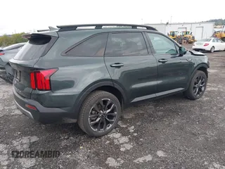 2022 Kia Sorento SX z VIN 5XYRKDLF9NG075953, wystawiony jako IAAI lot #40406528 z przebiegiem 100 146 mil mil oraz . Historia ofert i sprzedaży dostępna na DreamBid. Obrazek 4.