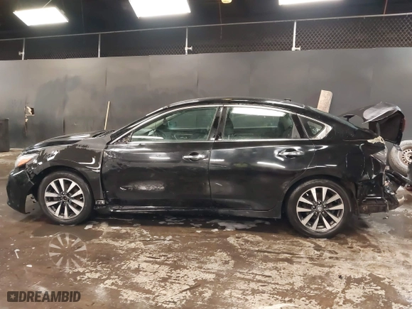 2017 Nissan Altima 2.5 SR with VIN 1N4AL3AP7HC279293, listed as a IAAI auction lot 41512244 with 68,643 mi miles. Bid and sale history available at carsss.com. Image 15.