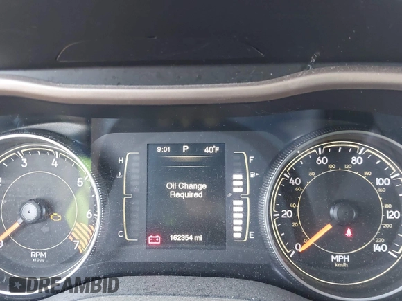 2015 Jeep Cherokee Latitude with VIN 1C4PJMCB1FW709560, listed as a IAAI auction lot 42035619 with 162,354 mi miles. Bid and sale history available at carsss.com. Image 7.