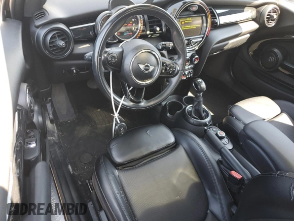 2016 MINI Hardtop S with VIN WMWXP7C5XG3B33500, listed as a Copart auction lot 65537105 with 114,984 mi miles and Salvage title. Bid and sale history available at DreamBid. Image 8.