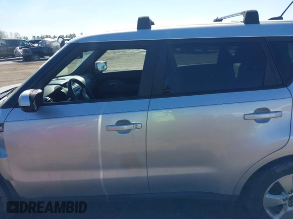 2018 Kia Soul with VIN KNDJN2A24J7575650, listed as a IAAI auction lot 41668389 with 88,759 mi miles. Bid and sale history available at carsss.com. Image 14.