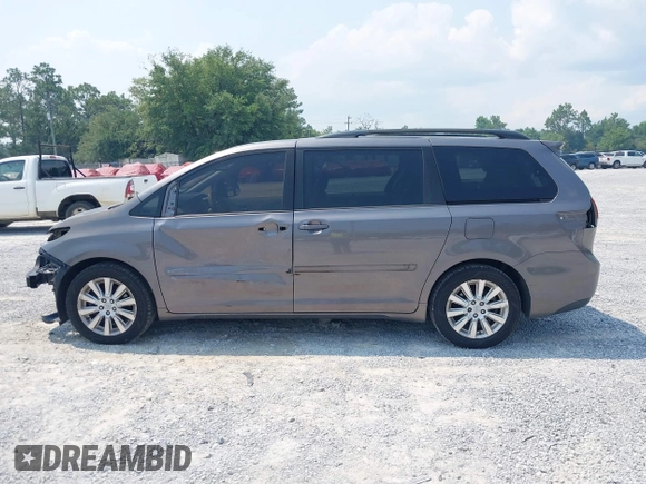 2011 Toyota Sienna XLE с VIN 5TDDK3DC7BS002538, выставлен на аукционе IAAI как лот 42385087 с пробегом 235 415 миль миль и . История ставок и продаж доступна на DreamBid. Изображение 15.