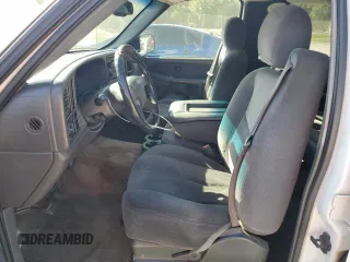 2003 GMC Sierra 1500HD SLE z VIN 1GTGC13U33F222110, wystawiony jako Copart lot #44918185 z przebiegiem 209 001 mil mil oraz Tytuł czysty. Historia ofert i sprzedaży dostępna na DreamBid. Obrazek 7.