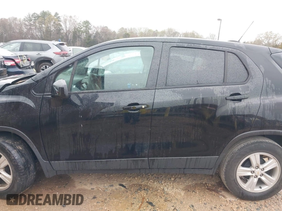 2020 Chevrolet Trax LS with VIN KL7CJKSB5LB321008, listed as a IAAI auction lot 41855276 with 77,473 mi miles. Bid and sale history available at carsss.com. Image 14.