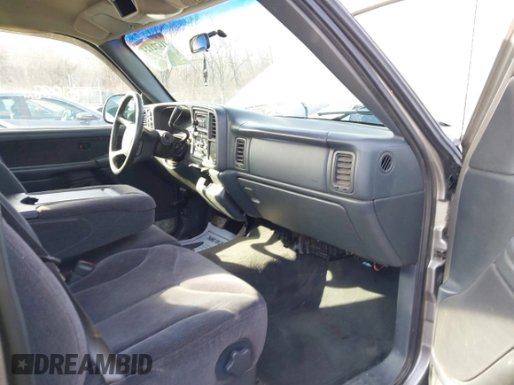 1999 GMC New Sierra 1500 SLE with VIN 1GTEK14T4XE539051, listed as a IAAI auction lot 41472124 with 151,088 mi miles. Bid and sale history available at carsss.com. Image 5.