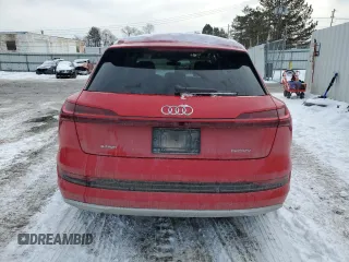 2021 Audi e-tron Prestige z VIN WA1VAAGE8MB040969, wystawiony jako Copart lot #44968835 z przebiegiem 24 137 mil mil oraz Szkody całkowita. Historia ofert i sprzedaży dostępna na DreamBid. Obrazek 6.