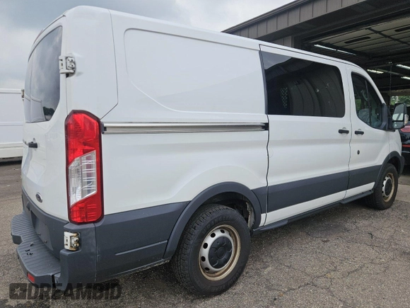 2018 Ford Transit z VIN 1FTYR1YG9JKA80761, wystawiony jako IAAI lot #42859226 z przebiegiem 132 605 mil mil oraz . Historia ofert i sprzedaży dostępna na DreamBid. Obrazek 7.