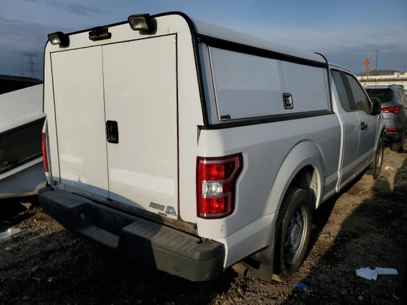 2018 Ford F-150 XL with VIN 1FTEX1CB4JKF05971, listed as a Copart auction lot 52360795 with 124,920 mi miles and Clean Title. Bid and sale history available at carsss.com. Image 3.