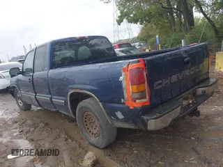 2000 Chevrolet Silverado 1500 with VIN 2GCEC19V0Y1255331, listed as a IAAI auction lot 40441563 with 282,464 mi miles. Bid and sale history available at carsss.com. Image 3.