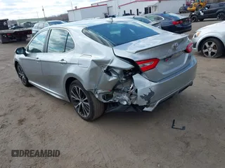 2020 Toyota Camry SE with VIN 4T1G11AKXLU941014, listed as a IAAI auction lot 41623517 with 109,172 mi miles. Bid and sale history available at carsss.com. Image 3.