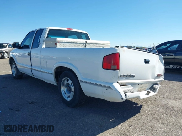 1997 GMC Sonoma SLS with VIN 1GTCS19X2V8528709, listed as a IAAI auction lot 40853983 with 243,171 mi miles and . Bid and sale history available at DreamBid. Image 3.