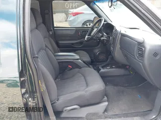 2003 Chevrolet Blazer LS z VIN 1GNDT13X93K177170, wystawiony jako IAAI lot #41839837 z przebiegiem 148 555 mil mil oraz . Historia ofert i sprzedaży dostępna na DreamBid. Obrazek 5.