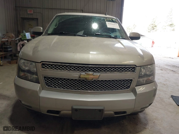 2009 Chevrolet Avalanche LT w/2LT with VIN 3GNFK22089G158390, listed as a IAAI auction lot 41868477 with 174,405 mi miles. Bid and sale history available at carsss.com. Image 12.