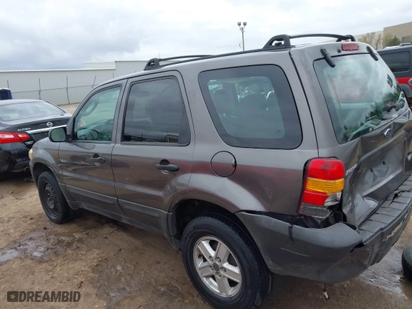 2006 Ford Escape XLS with VIN 1FMYU92ZX6KB10330, listed as a IAAI auction lot 41855529 with 249,548 mi miles. Bid and sale history available at carsss.com. Image 15.