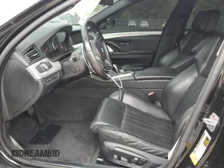 2016 BMW M5 z VIN WBSFV9C56GD595441, wystawiony jako Copart lot #59880955 z przebiegiem 109 018 mil mil oraz Szkoda całkowita • Salvage title. Historia ofert i sprzedaży dostępna na DreamBid. Obrazek 7.
