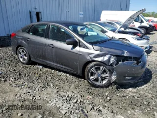 2018 Ford Focus SE with VIN 1FADP3FE5JL255010, listed as a Copart auction lot 54478335 with 118,074 mi miles and Salvage Title. Bid and sale history available at carsss.com. Image 4.