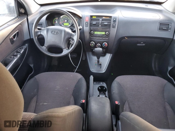 2008 Hyundai Tucson GL with VIN KM8JM72D68U753257, listed as a Copart auction lot 88053695 with 300,344 mi miles and Clean Title. Bid and sale history available at carsss.com. Image 8.