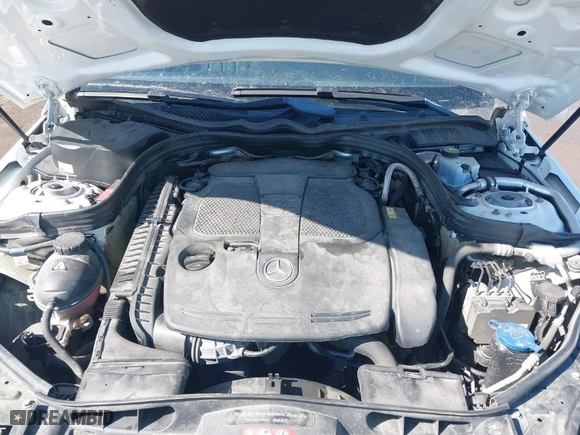 2015 Mercedes-Benz E-Class E 350 Luxury with VIN WDDHF8JB7FB090296, listed as a IAAI auction lot 41728470 with 104,738 mi miles. Bid and sale history available at carsss.com. Image 10.