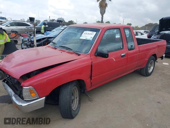 1989 Toyota Pickup DLX with VIN JT4RN93P8K0004371, listed as a IAAI auction lot 42126597 with 180,609 mi miles and . Bid and sale history available at DreamBid. Image 2.