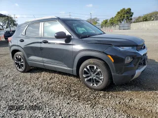 2021 Chevrolet TrailBlazer LT with VIN KL79MPS21MB153352, listed as a Copart auction lot 53163204 with 52,977 mi miles and Salvage Title. Bid and sale history available at DreamBid. Image 4.