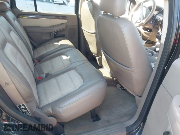 2002 Ford Explorer Eddie Bauer z VIN 1FMDU74W82ZC83464, wystawiony jako IAAI lot #41652672 z przebiegiem 145 151 mil mil oraz . Historia ofert i sprzedaży dostępna na DreamBid. Obrazek 8.