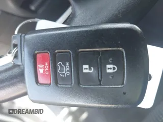 2018 Toyota RAV4 XLE с VIN JTMWFREV2JJ209236, выставлен на аукционе IAAI как лот 42290661 с пробегом 55 910 миль миль и . История ставок и продаж доступна на DreamBid. Изображение 11.