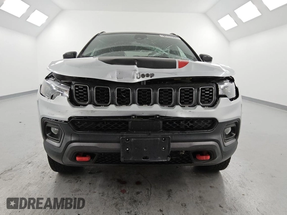 2025 Jeep Compass Trailhawk с VIN 3C4NJDDN4ST523821, выставлен на аукционе Copart как лот 61833225 с пробегом 22 208 миль миль и Чистый • Clean title. История ставок и продаж доступна на DreamBid. Изображение 5.
