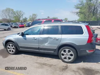 2010 Volvo XC70 3.0T with VIN YV4992BZ6A1084760, listed as a IAAI auction lot 42071652 with 175,730 mi miles and . Bid and sale history available at DreamBid. Image 14.