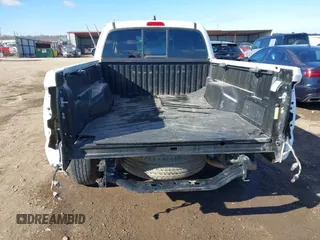2022 Toyota Tacoma SR с VIN 3TYRX5GN8NT046105, выставлен на аукционе IAAI как лот 41405892 с пробегом 112 340 миль миль и . История ставок и продаж доступна на DreamBid. Изображение 17.