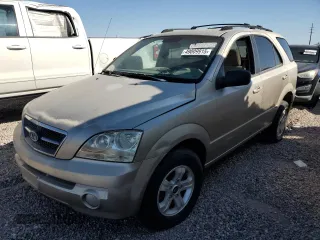 2005 Kia Sorento LX with VIN KNDJD733655487142, listed as a Copart auction lot 49009915 with 201,926 mi miles and Clean Title. Bid and sale history available at carsss.com. Image 1.