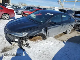 2015 Chrysler 200 S with VIN 1C3CCCDG5FN664887, listed as a Copart auction lot 46059605 with 136,917 mi miles and Salvage Title. Bid and sale history available at carsss.com. Image 1.