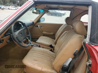 1985 Mercedes-Benz 380 z VIN WDBBA45C9FA017476, wystawiony jako Copart lot #58777585 z przebiegiem 135 805 mil mil oraz Szkoda całkowita • Salvage title. Historia ofert i sprzedaży dostępna na DreamBid. Obrazek 7.
