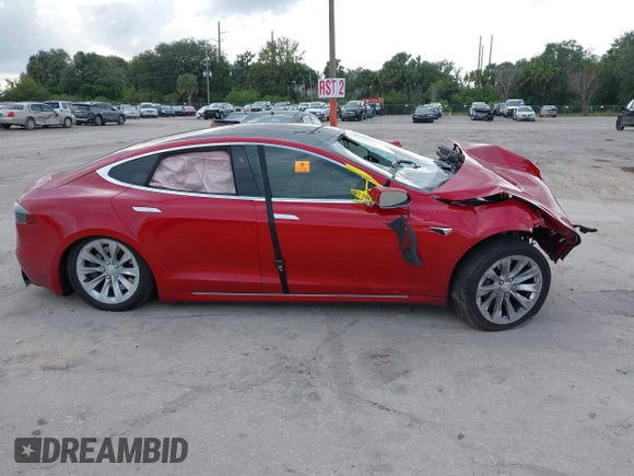 2019 Tesla Model S 75D с VIN 5YJSA1E21KF304075, выставлен на аукционе IAAI как лот 41193021 с пробегом 88 432 миль миль и . История ставок и продаж доступна на DreamBid. Изображение 13.