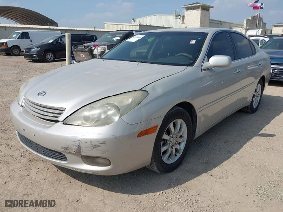2002 Lexus ES 300 with VIN JTHBF30GX25023800, listed as a IAAI auction lot 41975860 with 212,282 mi miles. Bid and sale history available at carsss.com. Image 2.