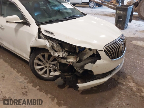 2016 Buick LaCrosse Leather with VIN 1G4GB5G38GF121528, listed as a IAAI auction lot 41720021 with 224,665 mi miles. Bid and sale history available at carsss.com. Image 6.