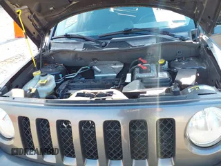 2016 Jeep Patriot Sport z VIN 1C4NJPBA0GD525550, wystawiony jako IAAI lot #41685524 z przebiegiem 82 630 mil mil oraz . Historia ofert i sprzedaży dostępna na DreamBid. Obrazek 10.
