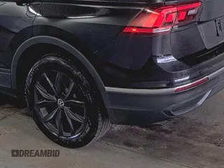 2024 Volkswagen Tiguan SE with VIN 3VV3B7AX6RM075535, listed as a IAAI auction lot 42845052 with 20,867 mi miles and . Bid and sale history available at DreamBid. Image 17.