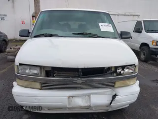 2002 Chevrolet Astro with VIN 1GNDM19X02B153455, listed as a IAAI auction lot 41462588 with 349,613 mi miles. Bid and sale history available at carsss.com. Image 6.