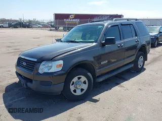 2006 Ford Explorer XLS z VIN 1FMEU62E86UA19804, wystawiony jako IAAI lot #42103063 z przebiegiem 150 466 mil mil oraz . Historia ofert i sprzedaży dostępna na DreamBid. Obrazek 18.
