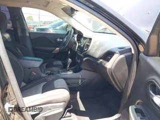 2018 Jeep Cherokee Latitude с VIN 1C4PJLCB5JD503737, выставлен на аукционе IAAI как лот 42593770 с пробегом 112 697 миль миль и . История ставок и продаж доступна на DreamBid. Изображение 5.