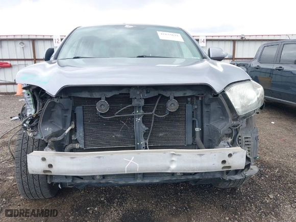 2008 Toyota Highlander Hybrid Limited with VIN JTEEW44A282022558, listed as a IAAI auction lot 41835632 with 161,896 mi miles. Bid and sale history available at carsss.com. Image 6.