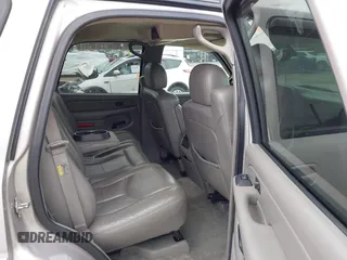 2004 Chevrolet Tahoe LS with VIN 1GNEK13Z74J181914, listed as a IAAI auction lot 41881310 with 213,223 mi miles. Bid and sale history available at carsss.com. Image 8.