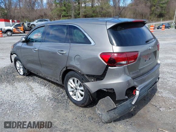 2019 Kia Sorento L with VIN 5XYPG4A32KG512687, listed as a IAAI auction lot 41857401 with 108,483 mi miles. Bid and sale history available at carsss.com. Image 3.