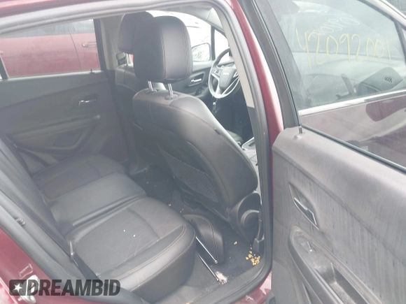 2017 Chevrolet Trax LT with VIN 3GNCJLSB0HL250919, listed as a IAAI auction lot 42092001 with 101,920 mi miles. Bid and sale history available at carsss.com. Image 8.